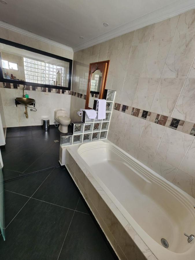 Hotel Boutique Deluxe Home Medellín Esterno foto