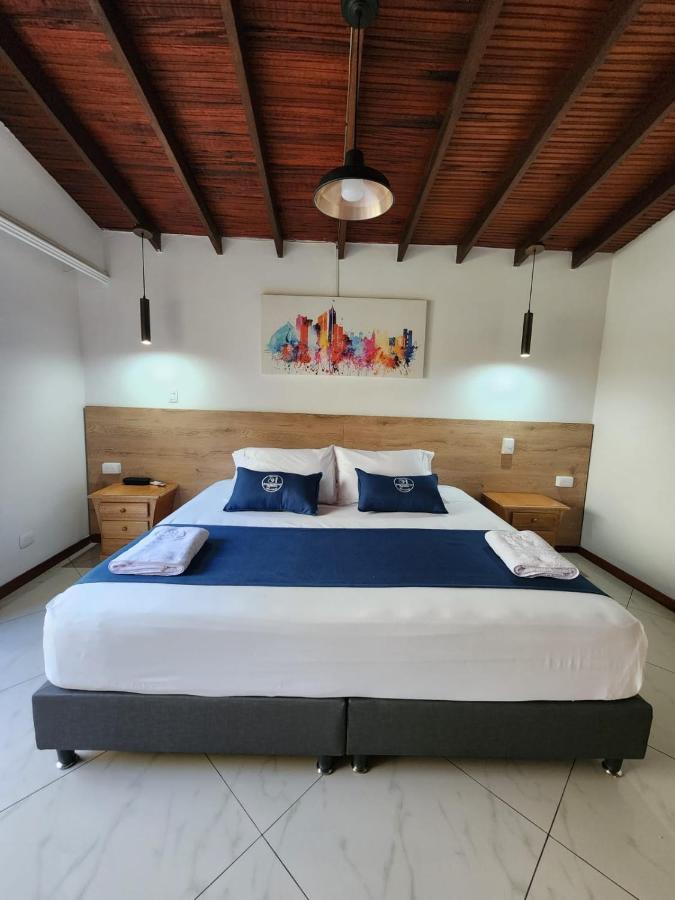 Hotel Boutique Deluxe Home Medellín Esterno foto