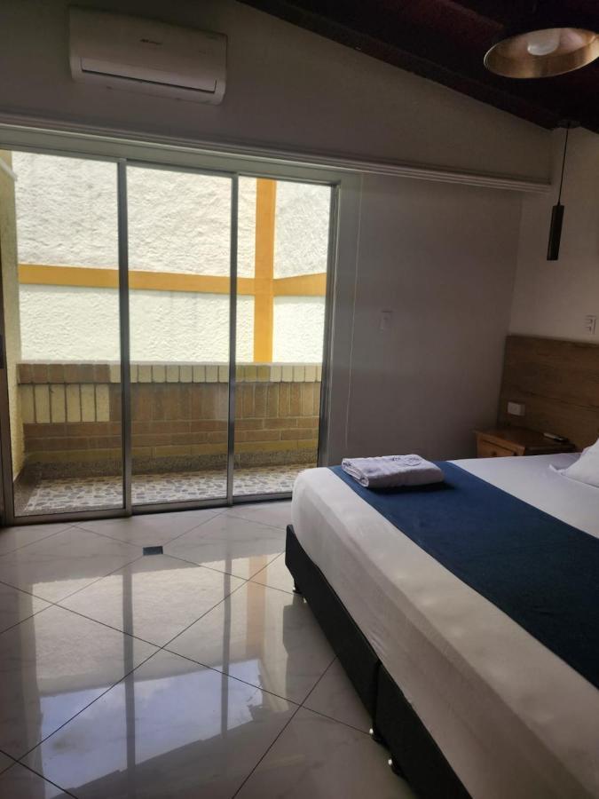 Hotel Boutique Deluxe Home Medellín Esterno foto